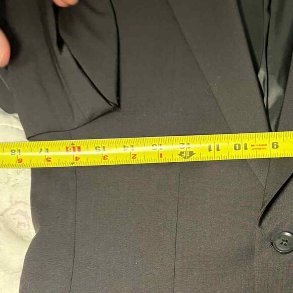 Calvin Klein Black Wool Two-Piece Suit - 36R & 30x30 - Picture 4 of 12